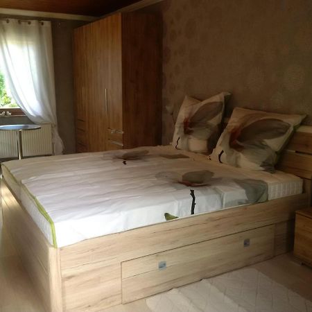 Haus Bergrose Apartment Busenborn ภายนอก รูปภาพ
