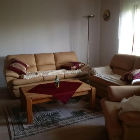 Haus Bergrose Apartment Busenborn ภายนอก รูปภาพ