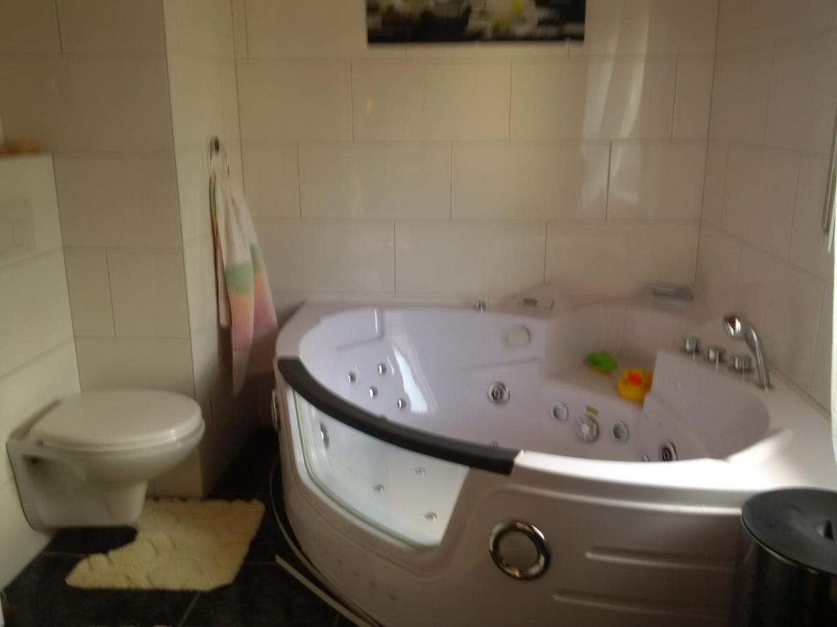 Haus Bergrose Apartment Busenborn ภายนอก รูปภาพ